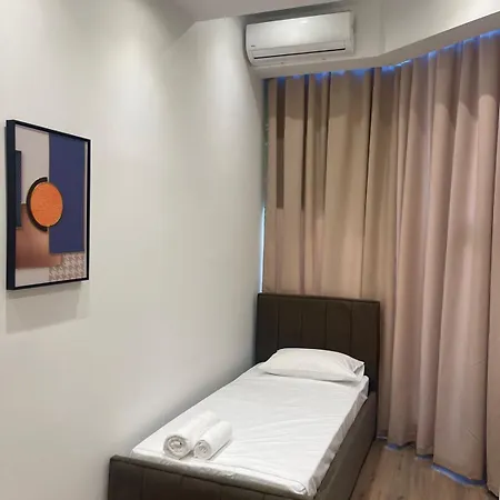 Vlora City Rooms 호텔 3*