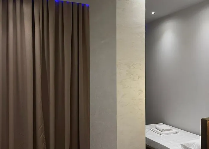 Vlora City Rooms 3* Влёра